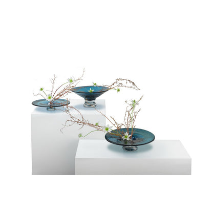 runde flache Vase oder Schale, tiefblaues dickes Glas, handgedreht: ALAIN